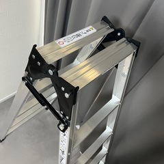ほぼ使用してません。 長谷川工業 はしご兼用脚立 RC2.0-15 高さ140cmの画像