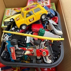 昔の車のおもちゃ