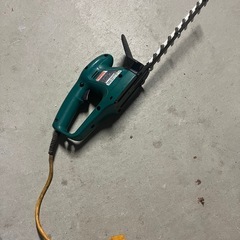 マキタ230mm生垣バリカン