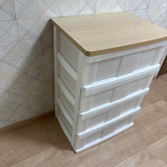 透明押入れタンスの画像