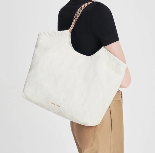 新品未使用　トートバッグ　白　ホワイト　バッグ　鞄　ハンドバッグ