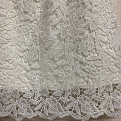 【美品】te chichi リバーシブル ホワイトレーススカートの画像