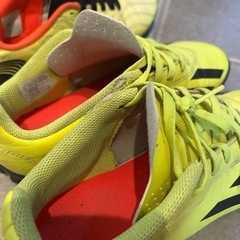 トレーニングシューズ2足の画像