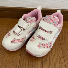 スニーカー　asics