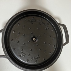 ストウブ22cm 黒の画像