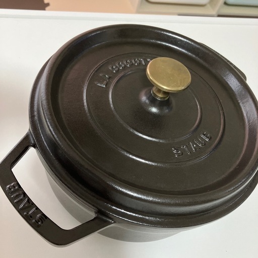 ストウブ22cm 黒