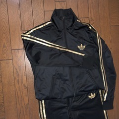 adidasジャージ上下[黒×ゴールド]受渡し者様決定