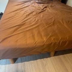 ダブルベッドの画像