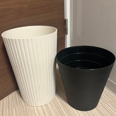 ゴミ箱2つ
