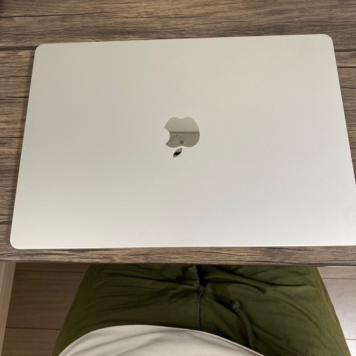 MacBook M2 15インチ　16GB/512GB