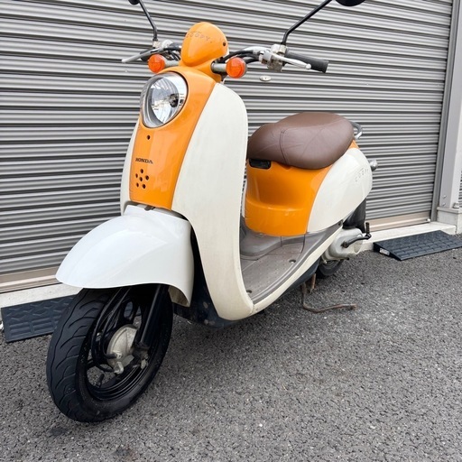 4028.お洒落可愛い　スクーピー　シート、フロントフェンダー新品　千葉県柏市　即日配送可能、自走引き取りも可能