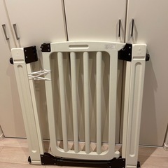 ベビー用品　ベビーゲート　ニューファミ
リーゲイトの画像