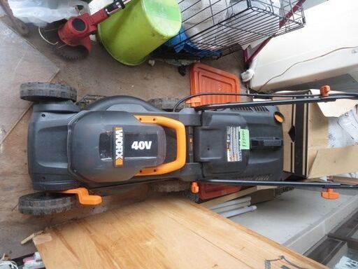 アメリカ製コードレス充電式芝刈り機