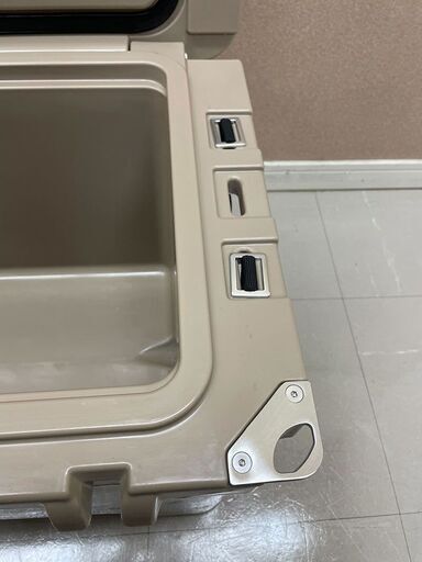 FIELDOOR ノーザンクーラーボックス  42.5L 45Quart 密閉 長時間 保冷 キャンプ BBQ 釣り レジャー 災害 (P1915axwY)