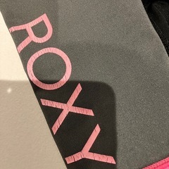 ROXY 長袖ラッシュガード 黒/グレー/ピンクの画像