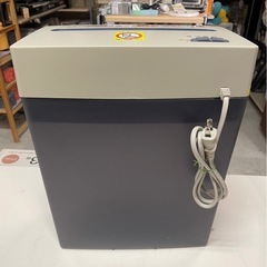 アイリスオーヤマ　IRIS OHYAMA　ペーパーシュレッダー　P5G　A4サイズ　稼働確認済　中古品　④の画像