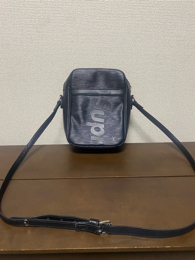 SUPREME LOUISVUITTON  エピレザーショルダーバッグ 17AW［決まりました］