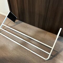 マグネット付きタオルハンガー（横幅42-66　奥行32　高さ18）