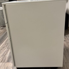 ※譲り先決まりました 【中古】デスクワゴン サイドワゴン 収納 引き出し オフィス 3段 A4対応 鍵付き キャスター付き  ホワイトの画像