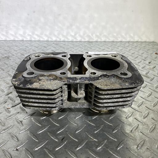 KAWASAKI Z250FT シリンダー カワサキ [M-250422-27] (acp) 八幡