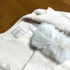 Apuweiser-richeの中古コート　ファー付きアイボリーホワイトの画像