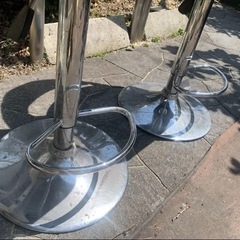回転式カウンターチェアー2脚まとめての画像