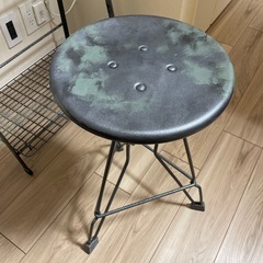 スツールの画像