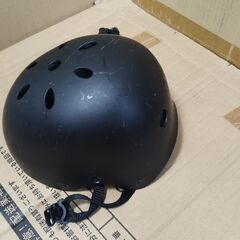 ヘルメット　黒　サイズ表記L