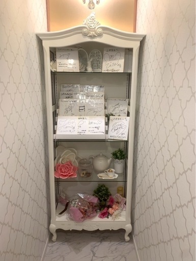 最終値下げ！！！【ロココ調 ガラスキャビネット（ホワイト）】