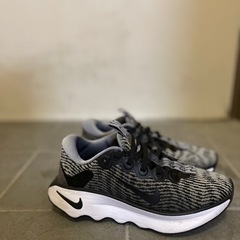Nikeモディバスニーカー22.5の画像