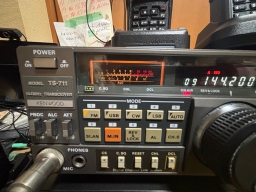KENWOOD 144MHzオールモード機TS-711 10W (笑顔は結婚詐欺師