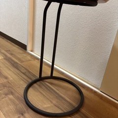 サイドテーブルの画像