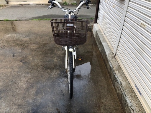 640  ブリヂストン新機種電動アシスト自転車アシスタ26インチホワイトアルミボディー