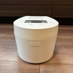 アイリスオーヤマ　3合炊飯器　炊き分け機能付き‼️低温調理可能✨生活感ないです✨ホワイト　の画像