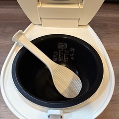 アイリスオーヤマ　3合炊飯器　炊き分け機能付き‼️低温調理可能✨生活感ないです✨ホワイト　の画像
