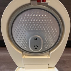 アイリスオーヤマ　3合炊飯器　炊き分け機能付き‼️低温調理可能✨生活感ないです✨ホワイト　の画像