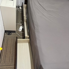 【無料】ダブルベッド（マットレス付き）の画像
