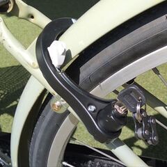 ※　取引終了　※  　　　　　　　　　　　　　　　　　　　26インチ　自転車　オリーブ　ママチャリ　ライト付き　鍵付き　籐風カゴ付き　両立スタンド　中古品の画像