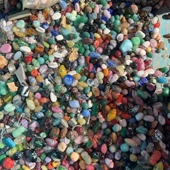 天然石やガラスビーズに詳しい方お力を貸して頂けないでしょうか？？ − 大阪府