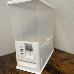 ニトリ米びつ 10号　の画像