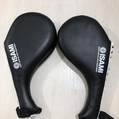 ボクシングミット　ISAMI