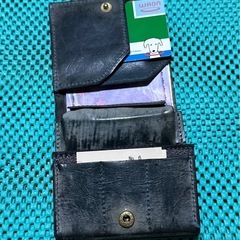 　　受付中です❗️革製品 二つ折り財布の画像