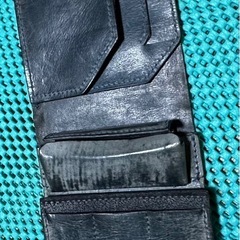 　　受付中です❗️革製品 二つ折り財布の画像