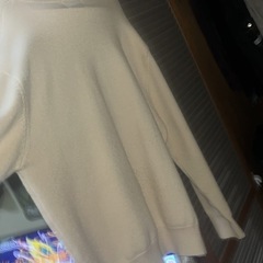 ストゥーシーニットセーターの画像