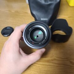 【美品・純正レザーケース付き】SONY Sonnar T* FE...