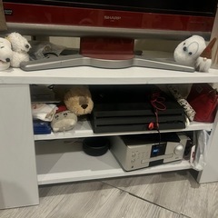 白のテレビ台