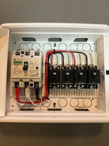 仮設分電盤　主幹ブレーカー 30AT 20A ４回路 未来工業 WBJ-3025型BOX新品　安全ブレーカー中古 欠相保護付き