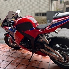 逆車フルパワー　黒カウルあり　cbr600rr 2016年式 pc40 Hondaの画像