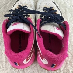 Babolat バボラ ホワイト ピンク 以下検索用)　バドミントンシューズ シューズ テニス テニスシューズ バドミントン スパイク シューズ 靴 スポーツの画像