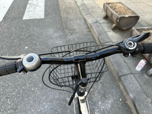 『ＳＡＬＥ　４０％』　折りたたみ自転車　２０インチ　6変速
　カゴ　付き　白　配達可能